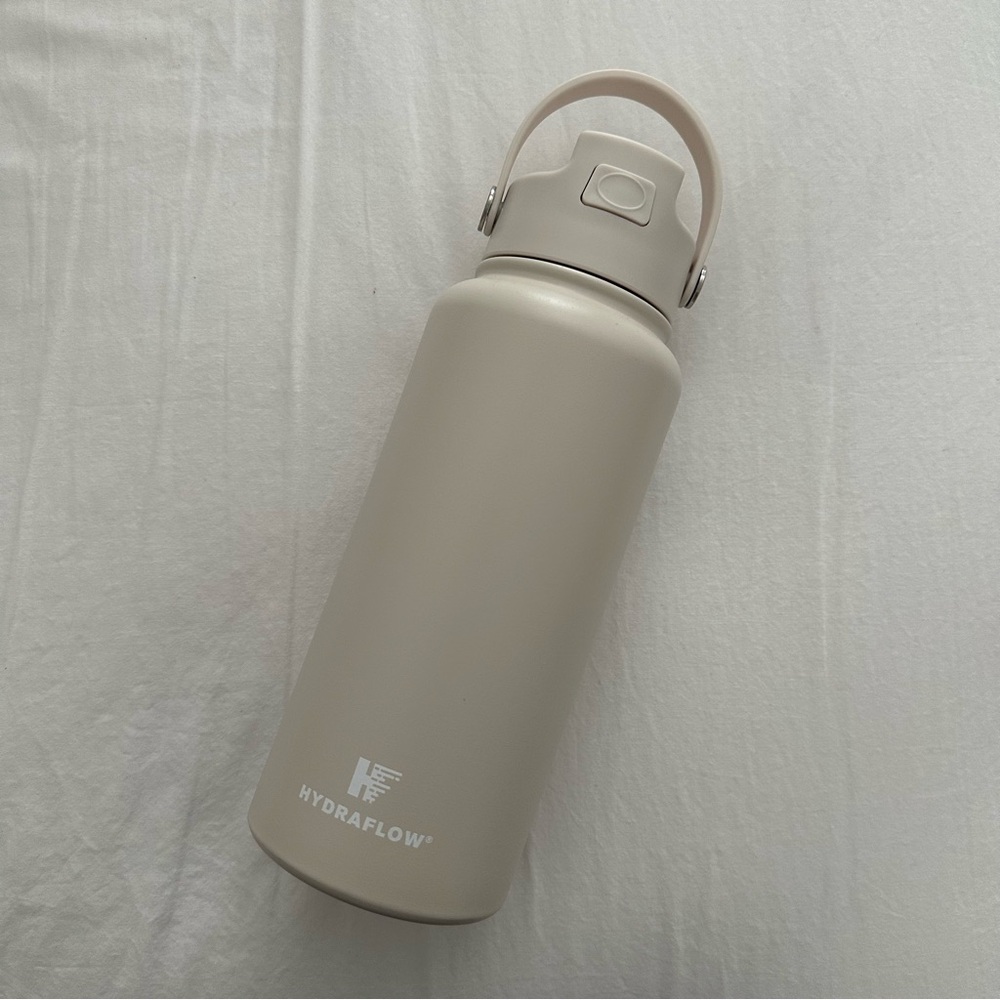 Hydraflow 34 oz Neutral Hybrid Flipstraw Bottle - Sand